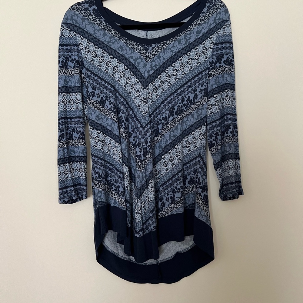Croft and Barrow Women's Blue Patterned 3/4 sleeve Top woman’s medium